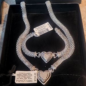 Beautiful set of 925 sterling silver with diamonds